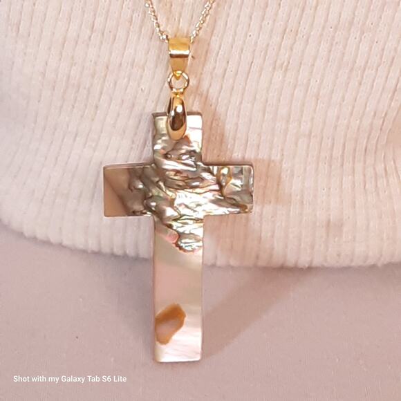 Dainty Necklace Abalone Cross Pendant On 18K Gold Plated Station Chain - Picture 4 of 12